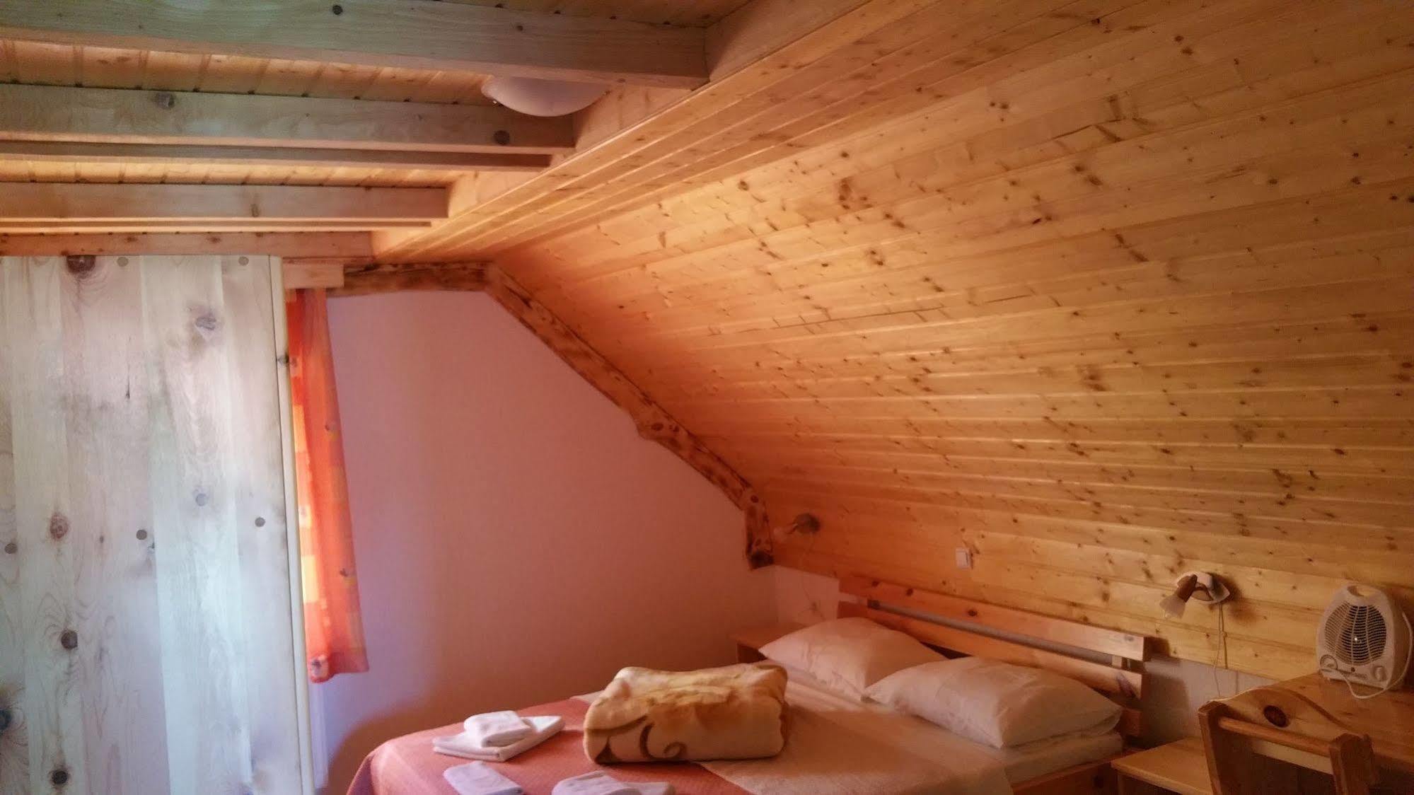 Guest House Plitvice Waterfall Plitvicka Jezera Ngoại thất bức ảnh